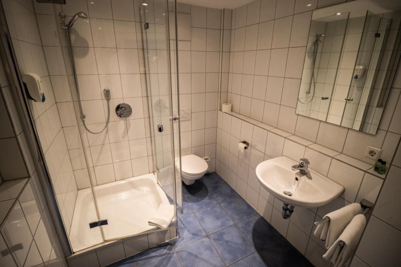 Hotel Gasthof Roessle ไวน์การ์เทิน ภายนอก รูปภาพ